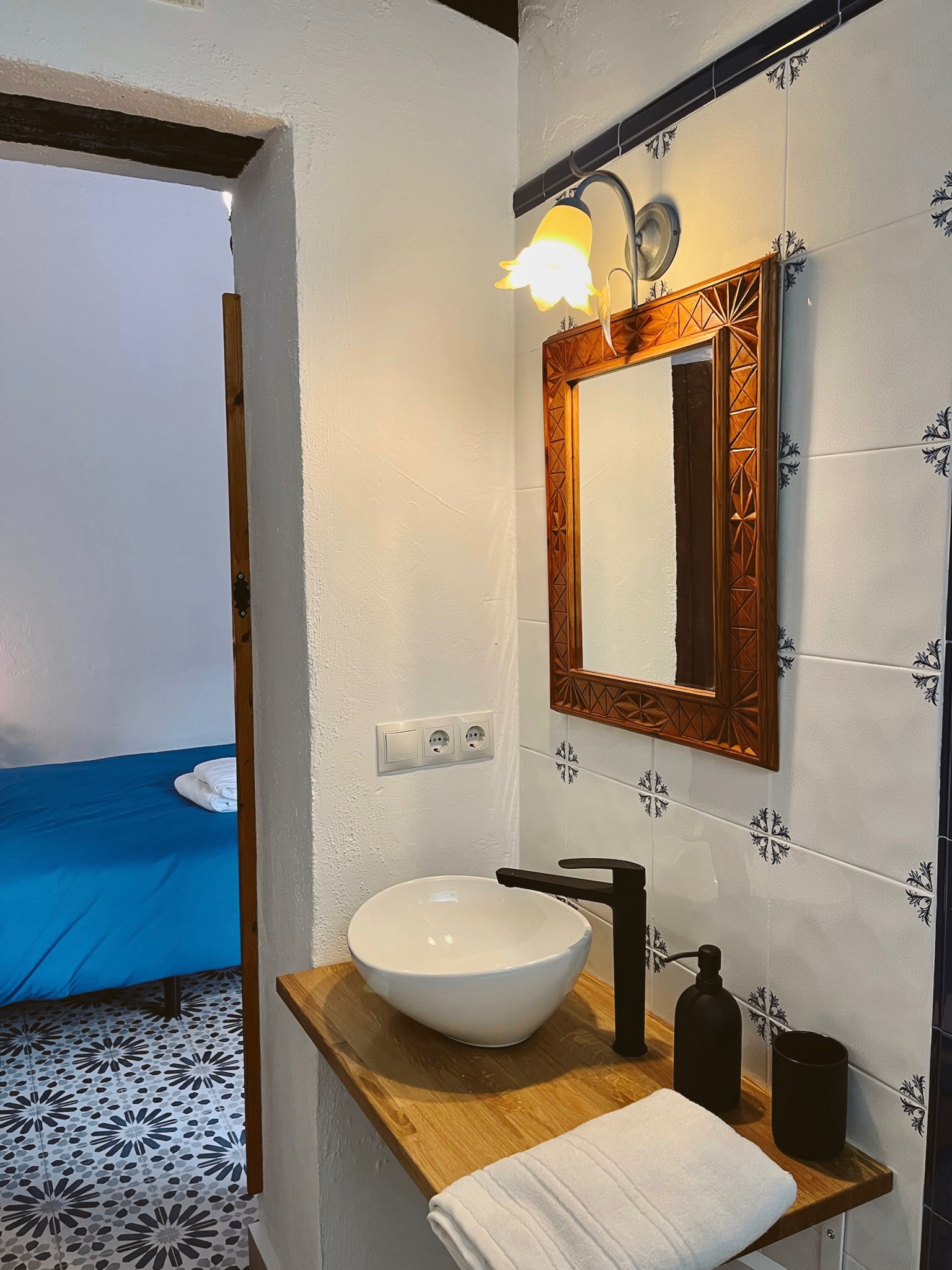 Baño junto al dormitorio azul de La Antigua Estación
